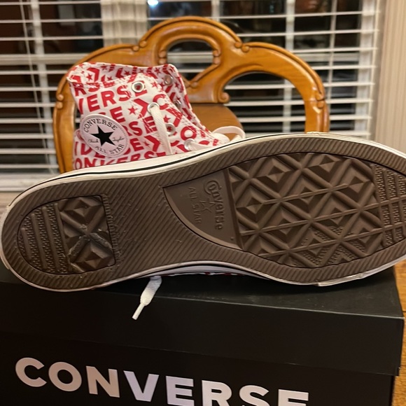 chuck taylor tennis shoes